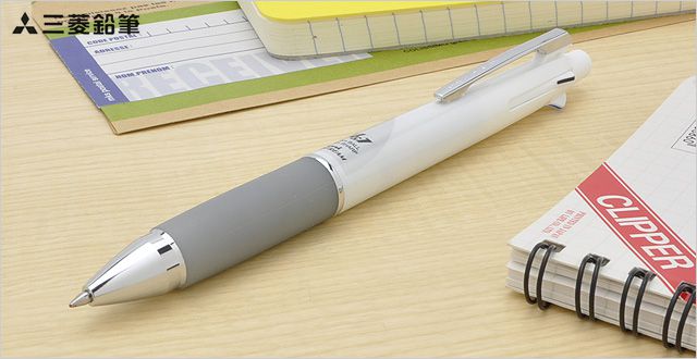 三菱鉛筆 複合筆記具 ジェットストリーム　4＆1　0.7mm ホワイト　MSXE5-1000-07-1