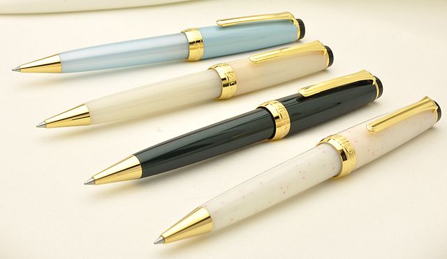 83％以上節約 #セーラー万年筆 ボールペン 四季織ボールペン 0.7mm 垂雪 16-0719-205 fucoa.cl