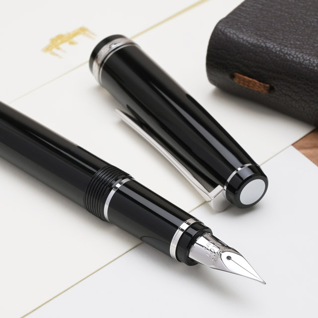 PILOT パイロット 万年筆 エラボー 樹脂軸 FE-18SR-B ブラック | ペン