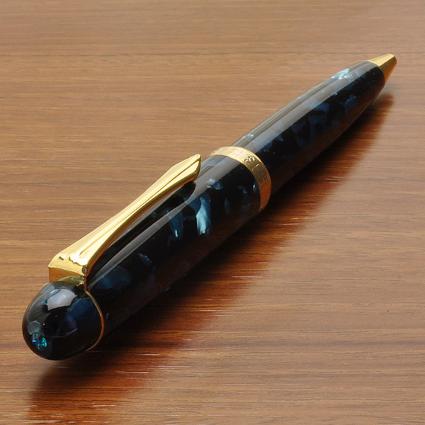 Pent〈ペント〉 by 大西製作所 ボールペン アセテート オーバルモデル 沈静の煌めき ＜スワロフスキー ブルージリコン＞