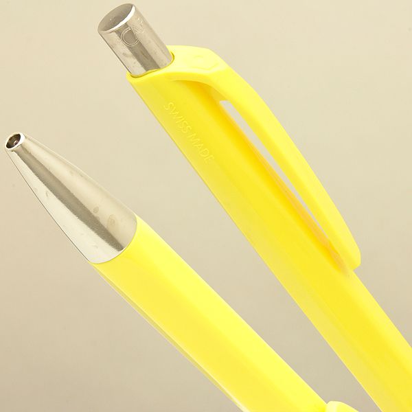 CARAN D'ACHE（カランダッシュ）ボールペン 888 インフィニット NN0888-240 レモンイエロー