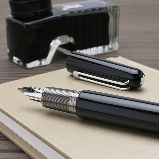 MONTBLANC モンブラン 万年筆 モンブラン M 113618 ブラック