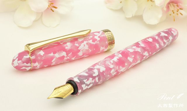 Pent〈ペント〉 by 大西製作所 万年筆 アセテート オーバルモデル（小）スワロフスキ―付き しだれ桜 ＜スワロフスキー ライトローズ＞