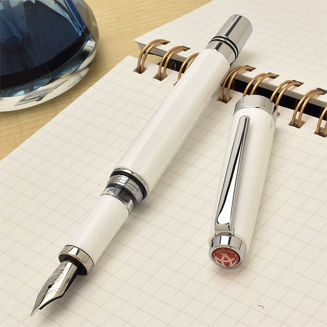 TWSBI（ツイスビー） 万年筆 クラシック ホワイト M74458