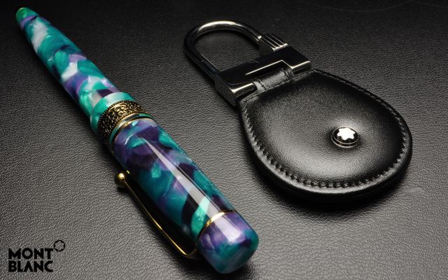 モンブラン　MONTBLANC　キーリング　赤　キーホルダー