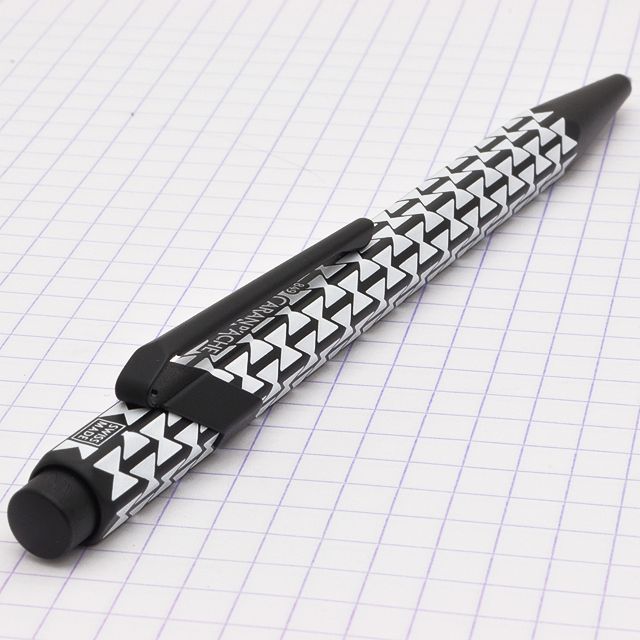 CARAN D'ACHE（カランダッシュ）ボールペン 限定品 849アレキサンダー・ジラード NF0849-124 ブラック ダブルトライアングル ＜缶入＞