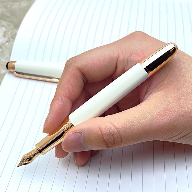 MONTBLANC 万年筆 モンブラン 万年筆 筆記具 マイスターシュテュック 安住紳一郎アナ モンブラン ホワイトソリテール ボールペン Montblanc 筆記具