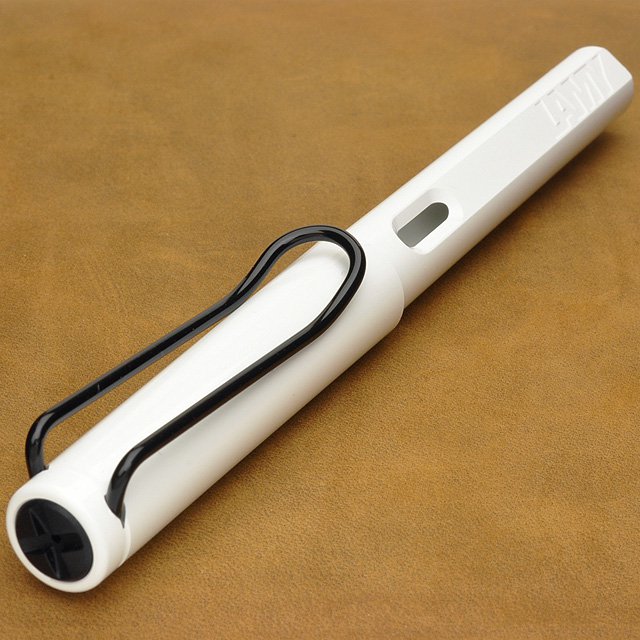 Lamy ラミー サファリ ホワイト ブラッククリップ 日本限定モデル万年筆 世界の筆記具ペンハウス