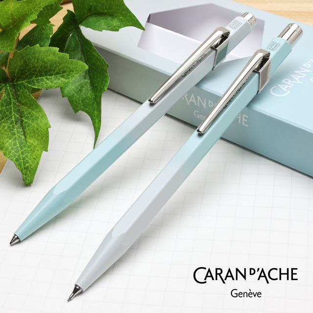 【名入れ一本分 無料】CARAN D'ACHE（カランダッシュ）限定品 ボールペン＆0.5mmペンシル フレッシャーズ2024 849 スプリングミスト ギフトセット 8490-704