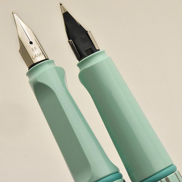 LAMY（ラミー）サファリ 万年筆 2021年日本限定柄 ブルーマカロン L36BM