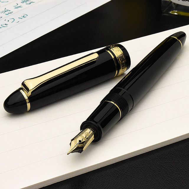 【名入れ無料】セーラー万年筆 プロフィット カジュアル 万年筆 ゴールドトリム ブラック | 世界の筆記具ペンハウス