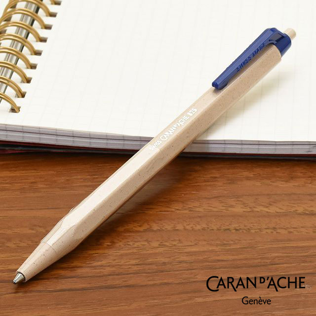 CARAN D'ACHE（カランダッシュ）ボールペン 825 ウッドチップボールペン