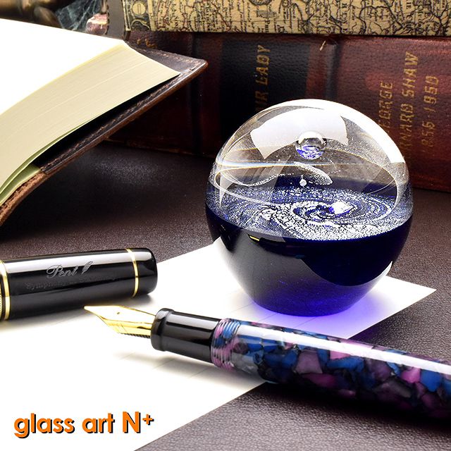 glass art N＋（グラスアートエヌプラス） 宇宙玉 ガラスペーパーウェイト（NO.1イメージ）