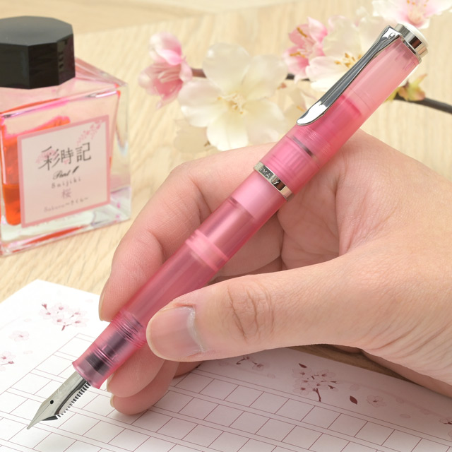 Pelikan（ペリカン）特別生産品 万年筆 クラシック M205 ローズクォーツ