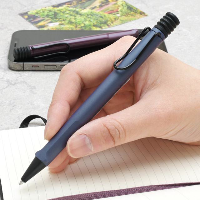 筆記時 LAMY（ラミー） 2024年限定 ボールペン サファリ