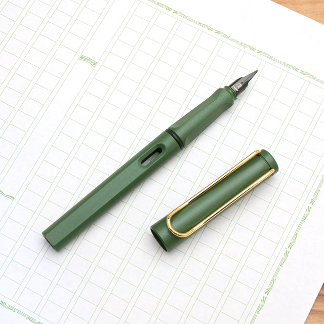 LAMY（ラミー）限定品 万年筆 サファリ フィールドグリーン ゴールドグリップ  漢字ニブ L0YCH-KJ