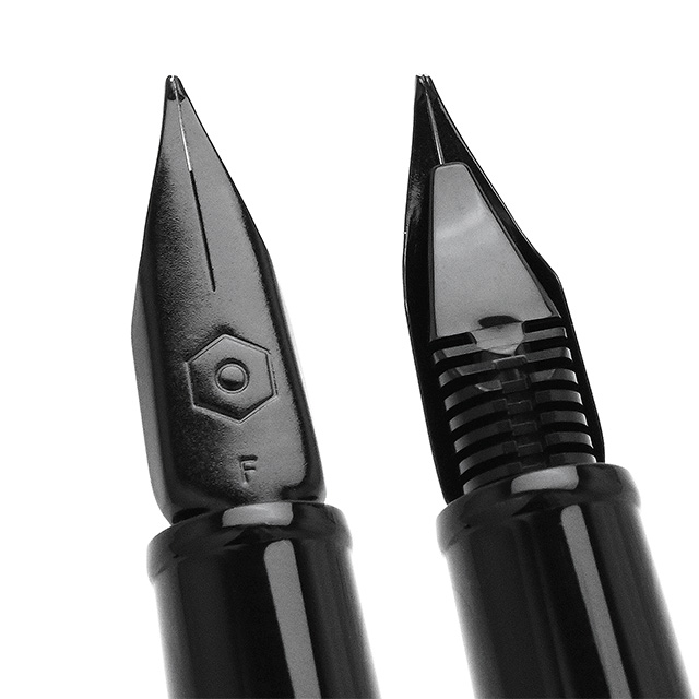 CARAN D'ACHE（カランダッシュ） 万年筆 ブラックエディション 849 ブラックコード