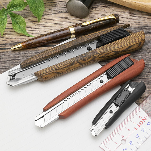 Calm Wood Works 木肌が手に馴染む銘木 カッターナイフ Sサイズ | ペン